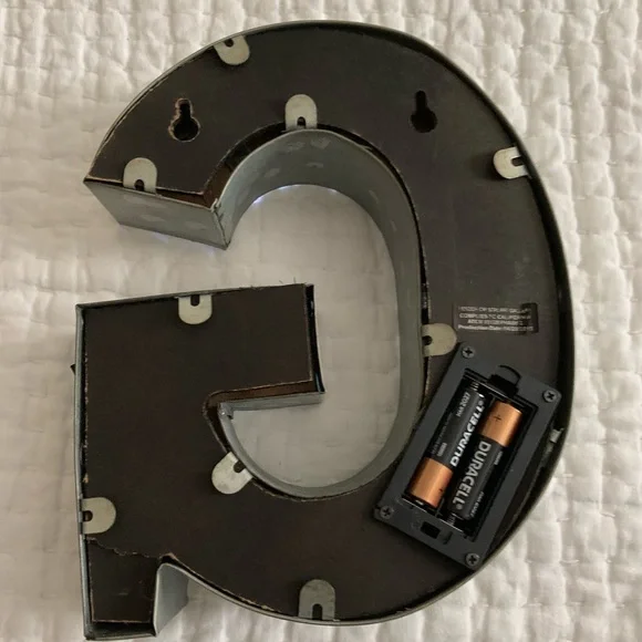 CAPITAL “G” WITH LIGHTS - Picture 2 of 4